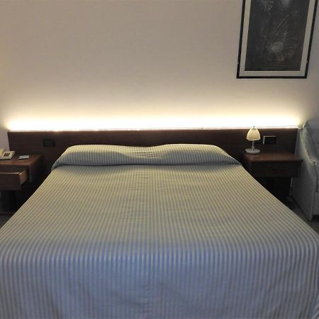 Albergo Centrale Trebaseleghe Kültér fotó