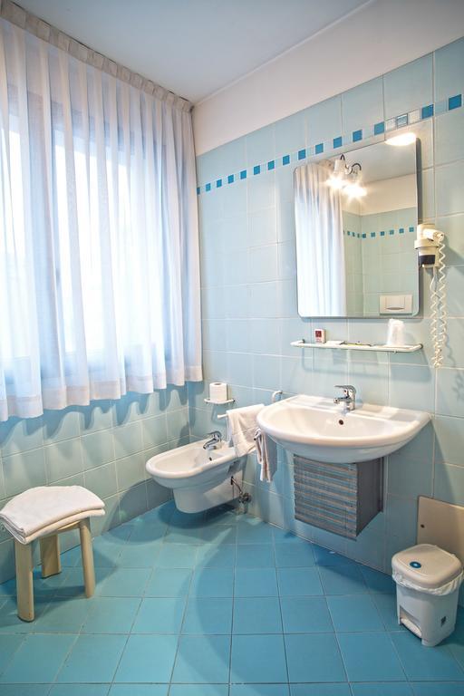Albergo Centrale Trebaseleghe Kültér fotó
