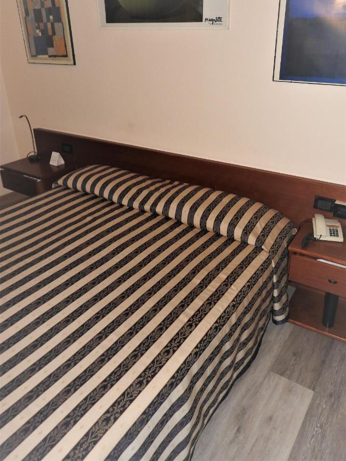 Albergo Centrale Trebaseleghe Kültér fotó